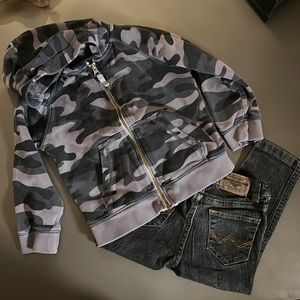 3T Carters Camo Hoodie and Dark Wrangler Jeans Outfit